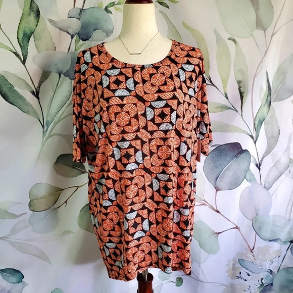 LULAROE | Irma Tunic in Chevron & Geometric Pattern sz XS - Picture 1 of 7